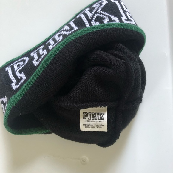 PINK Toboggan with Pom Pom - Picture 2 of 3